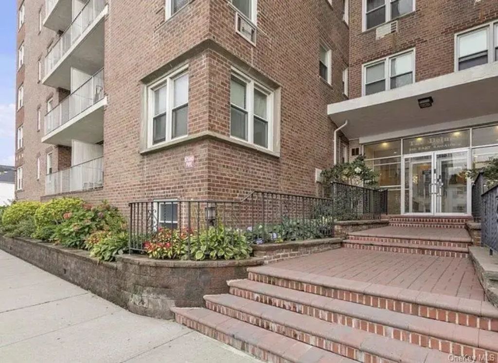 210 E Broadway # 6j, Long Beach