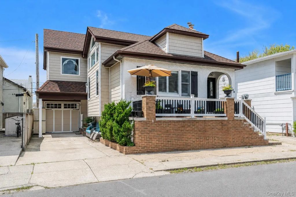 125 Taft Avenue, Long Beach