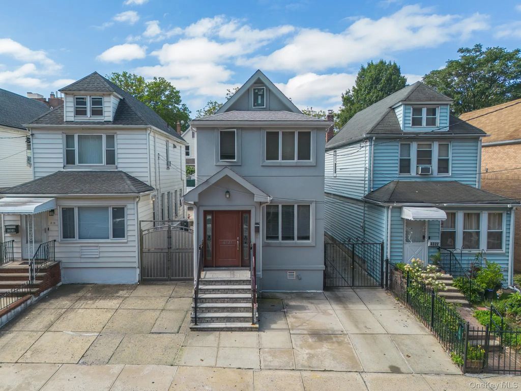 6324 Saunders Street, Rego Park