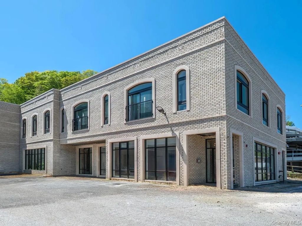 24 Lumber Road # 1, Roslyn