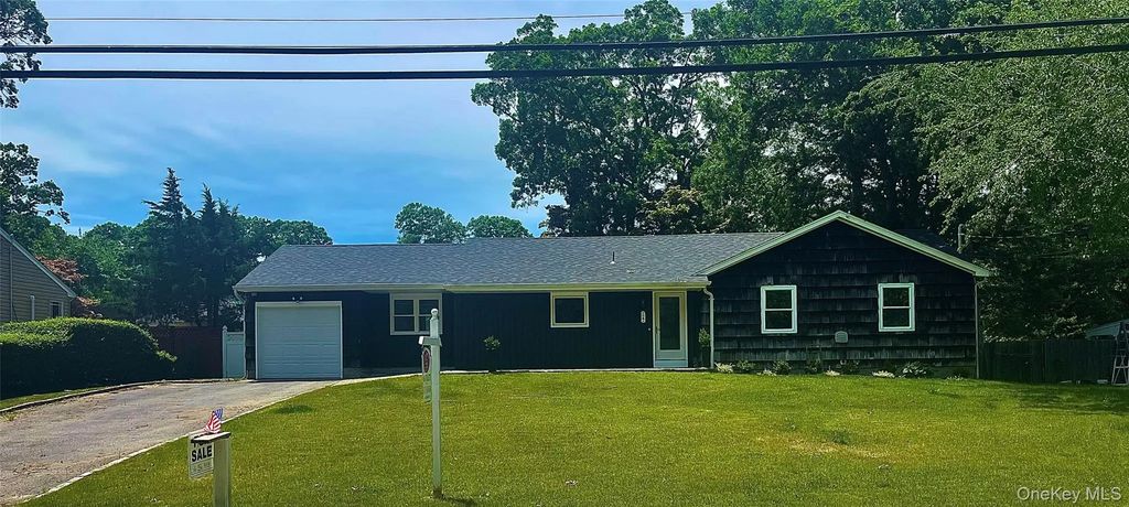 122 Rocky Point Landing Road, Rocky Point
