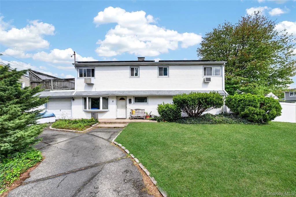 2 Dawn Lane, Hicksville