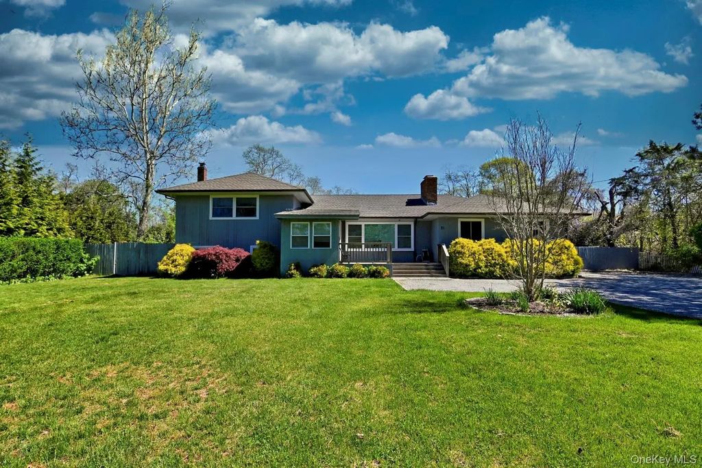 21 Sunset Avenue, East Quogue