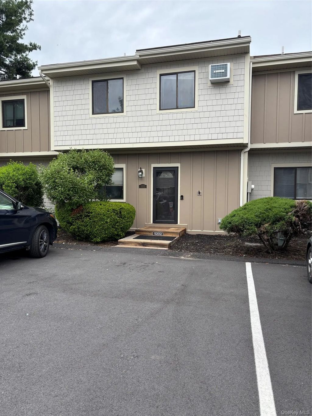 5202 Chelsea Cove N, Hopewell Junction