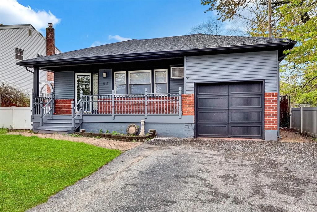 66 Phelps Lane, North Babylon