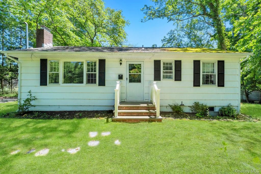 64 Cove Hollow Road, East Hampton