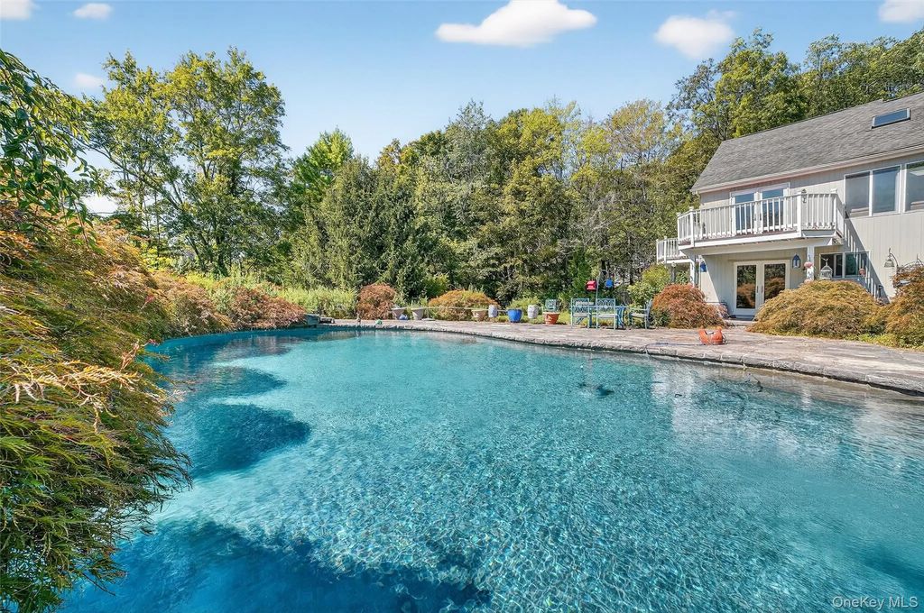 986 Cliff Avenue, Yorktown Heights