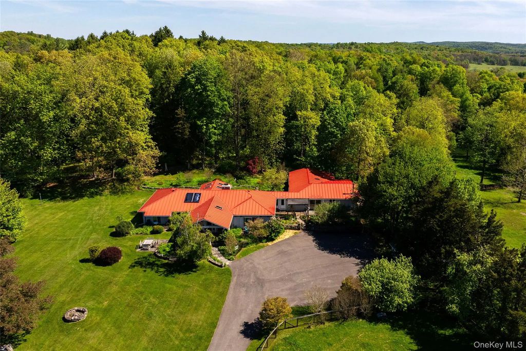 52 Pells Road, Rhinebeck