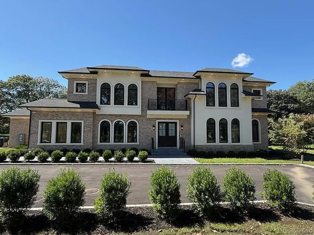 26 Bacon Road, Old Westbury
