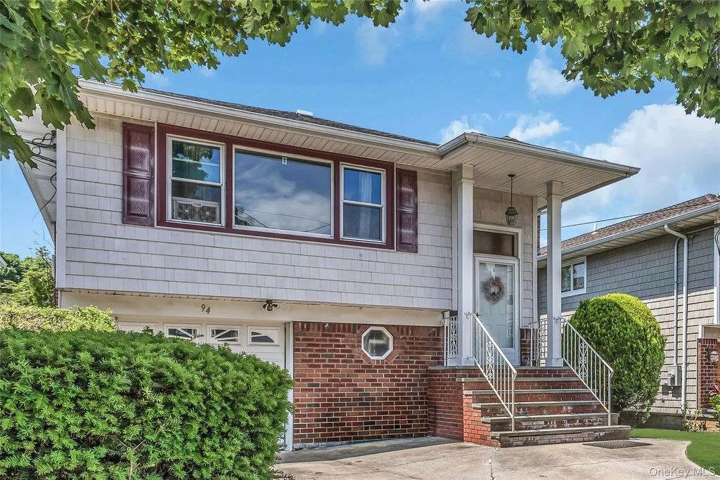 94 Union Place, Lynbrook