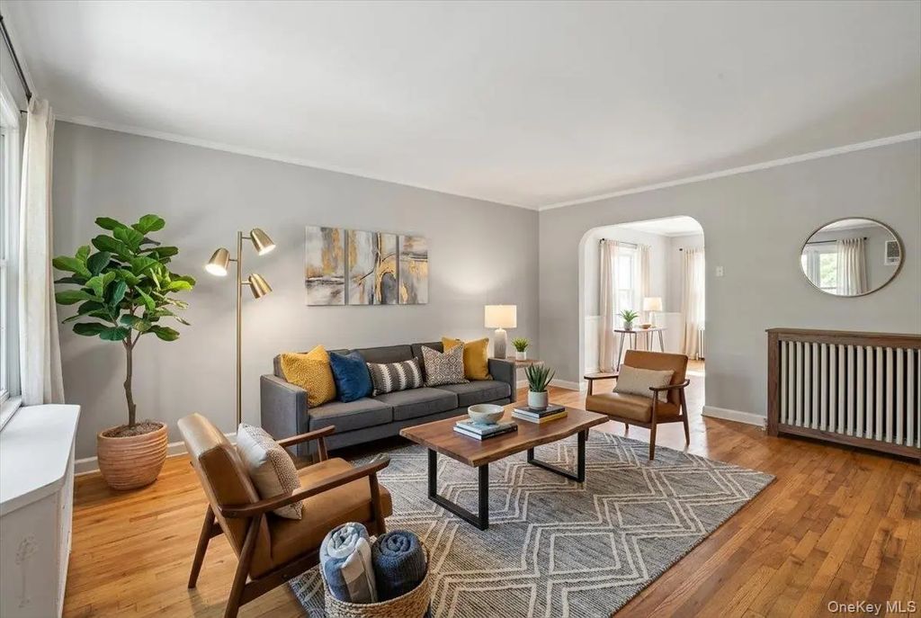 8253 251st Street, Bellerose