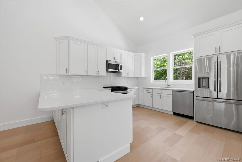 19 Montauk Highway # 7, Westhampton