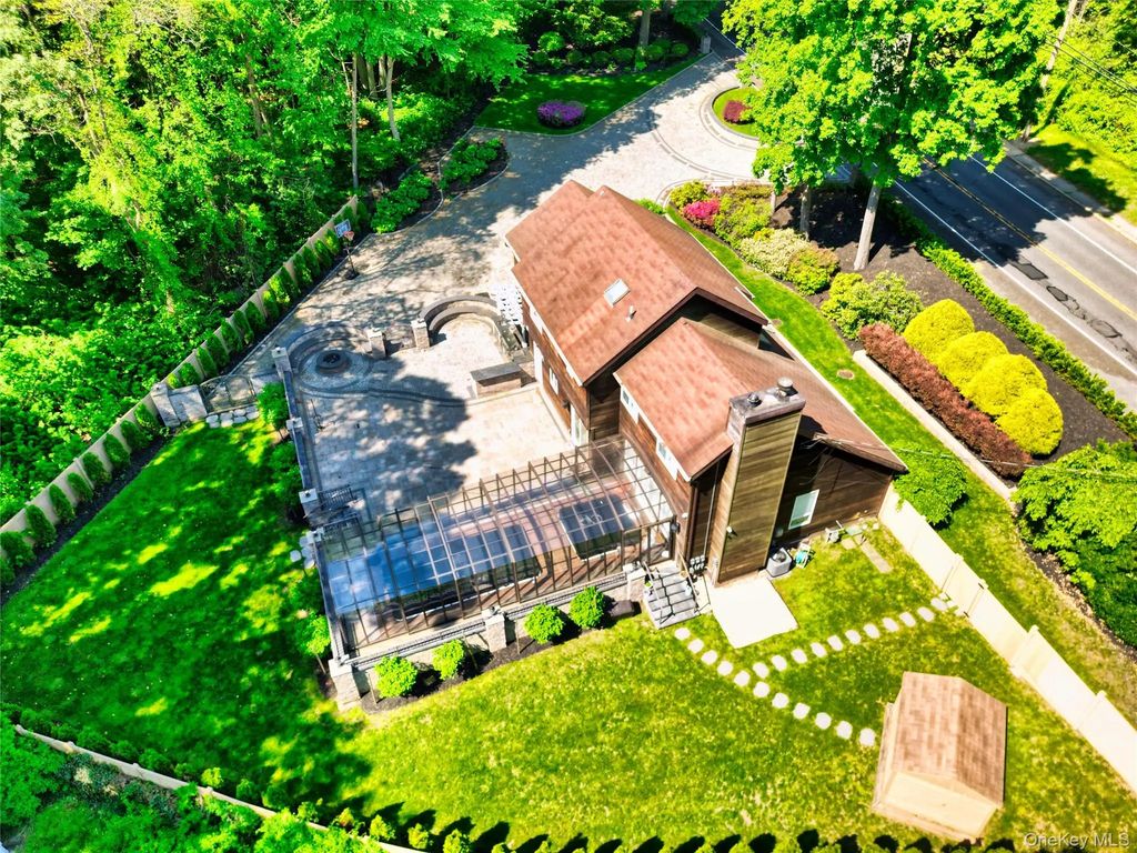 44 Warner Road, Huntington