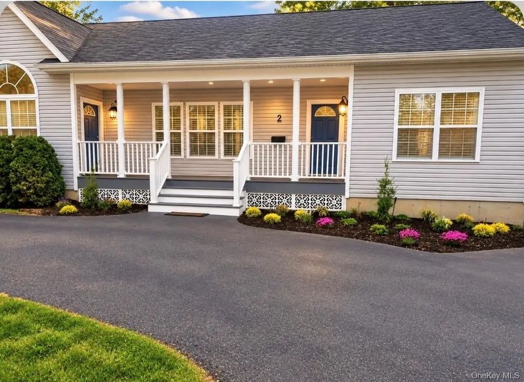 2 Lincoln Avenue, Islip Terrace