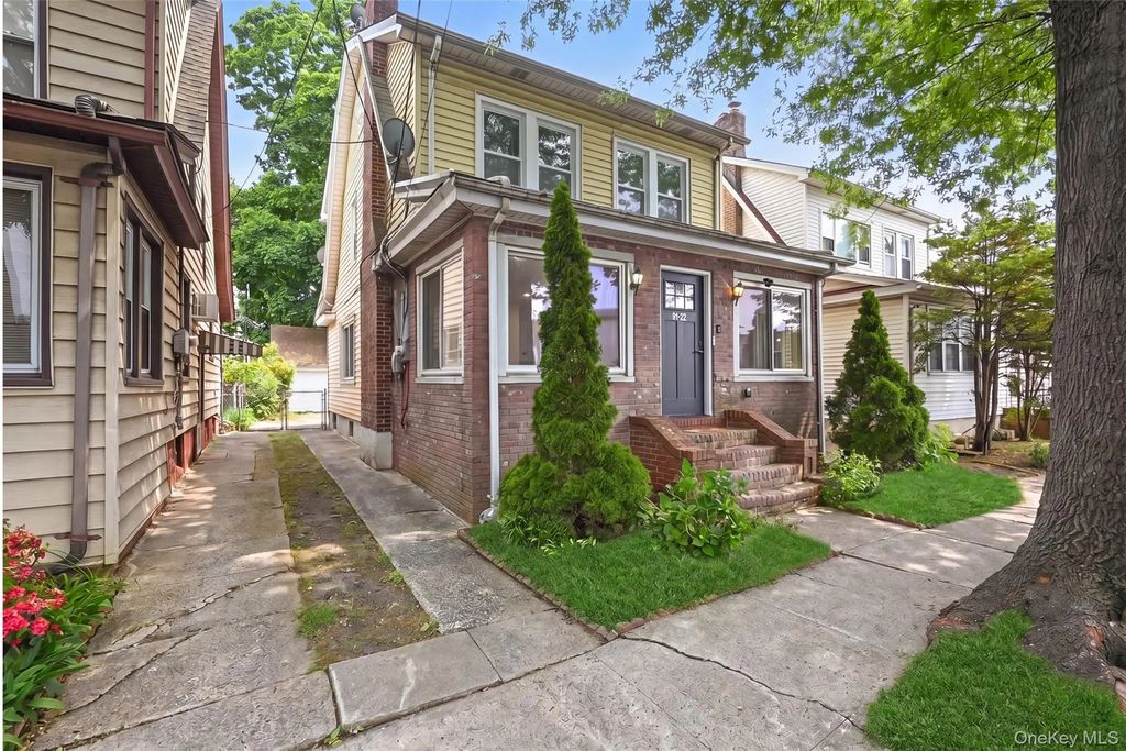9122 Springfield Boulevard, Queens Village