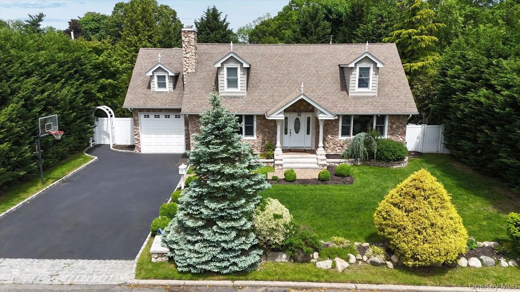 19 Gruber Drive, Glen Cove