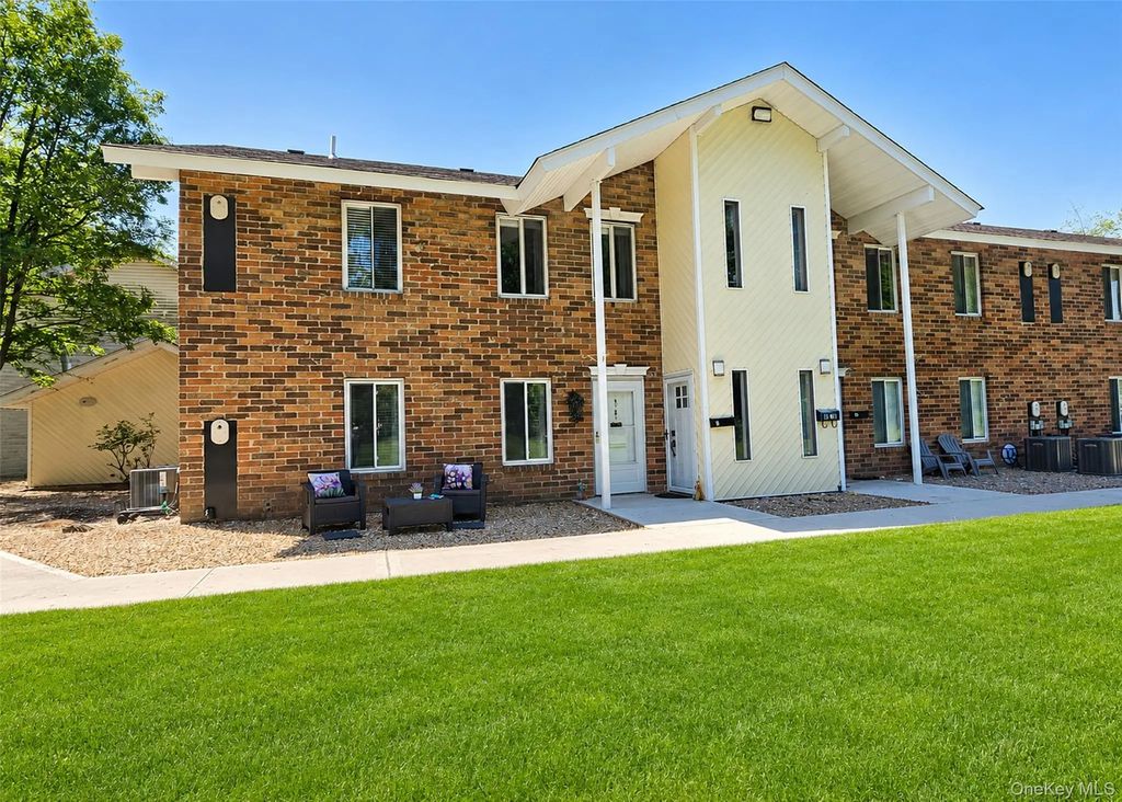 9 Navajo Court # 9, Coram