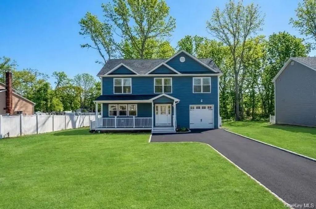 508 Starlight Drive, Shirley