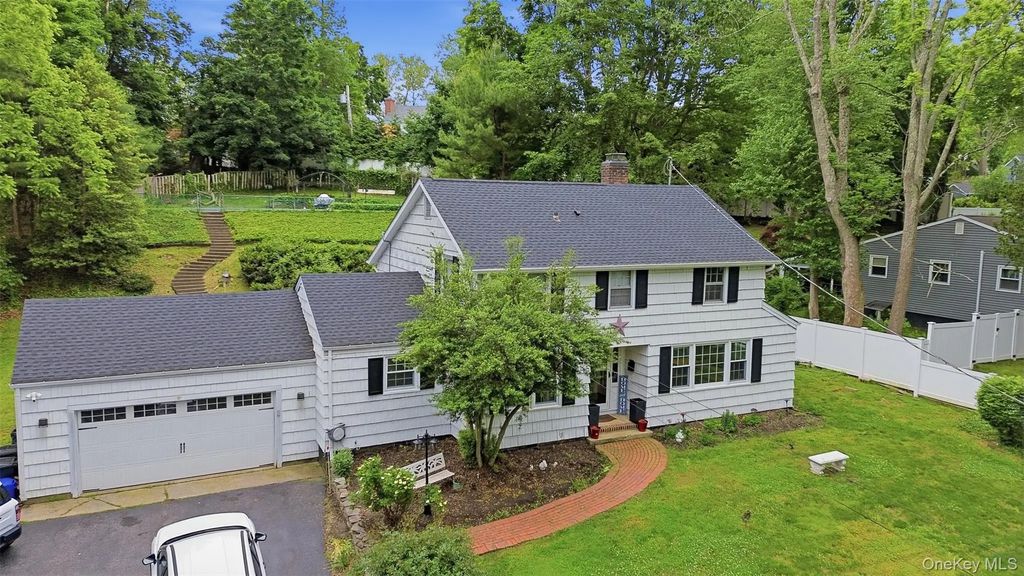 10 Tanyard Lane, Huntington