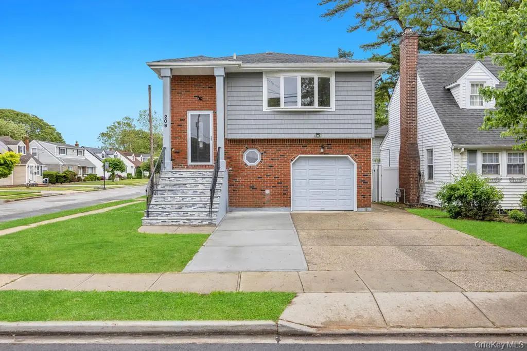 209 N Grove Street, Valley Stream