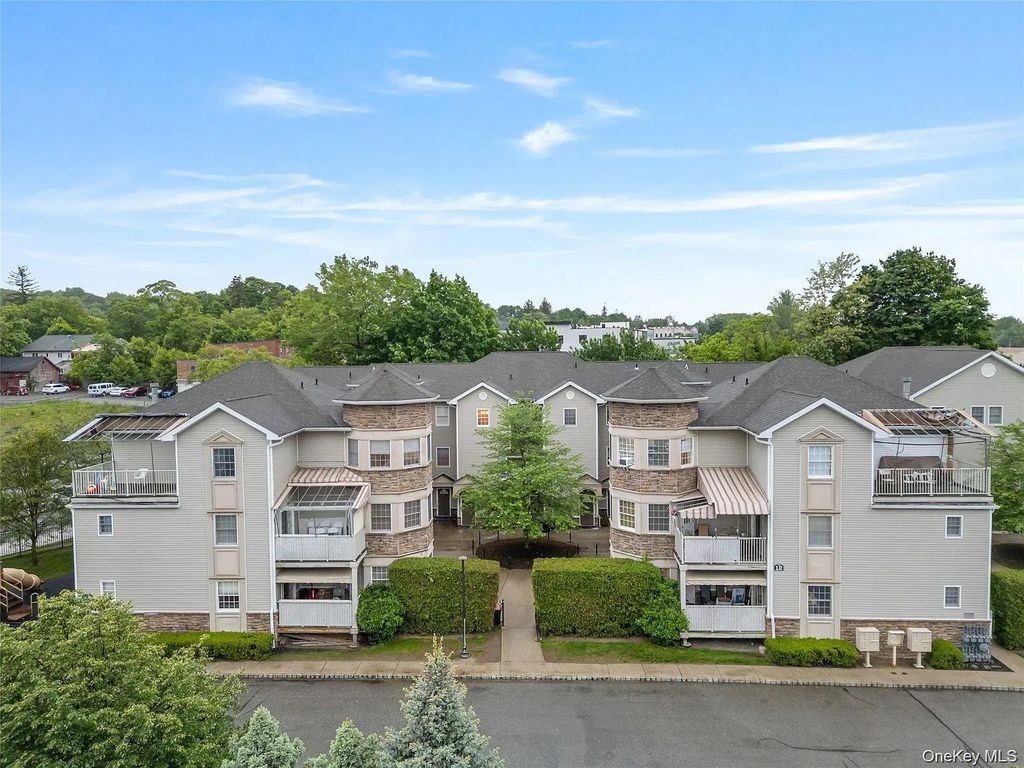 10 Horizon Court # 302, Monsey