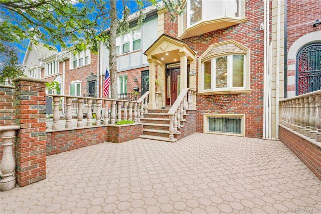 Photo of Listing #1004116