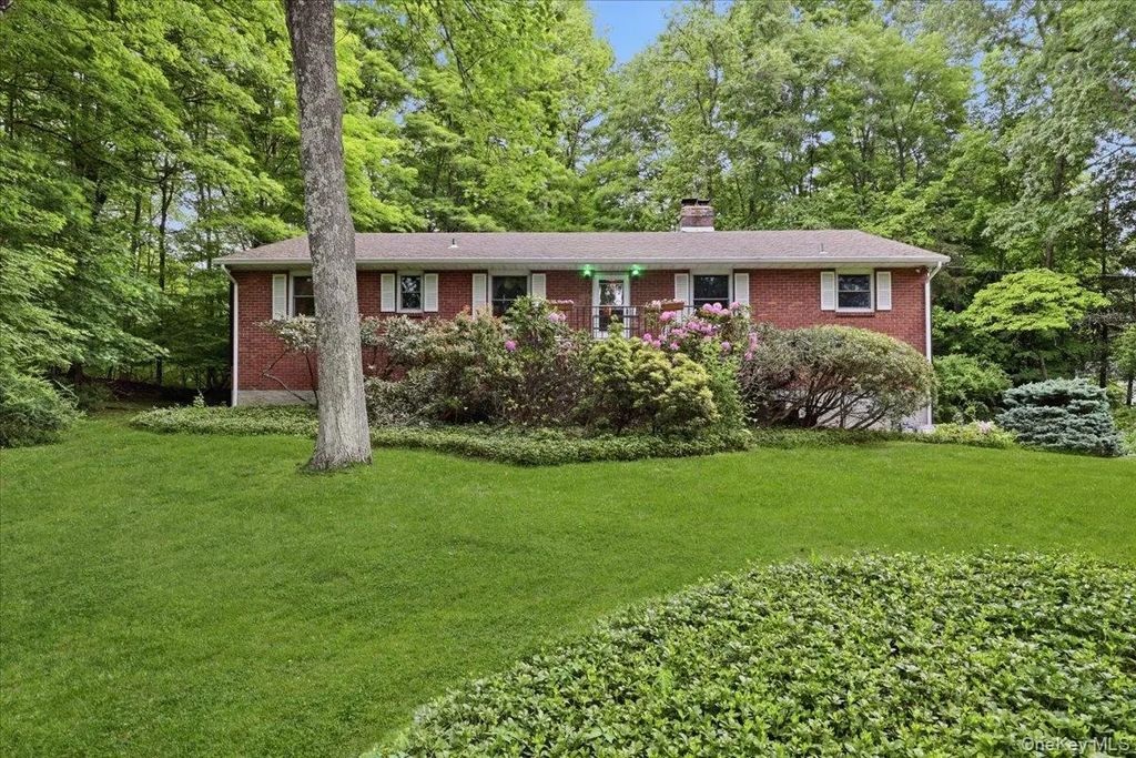 17 Galloway Lane, Cortlandt Manor