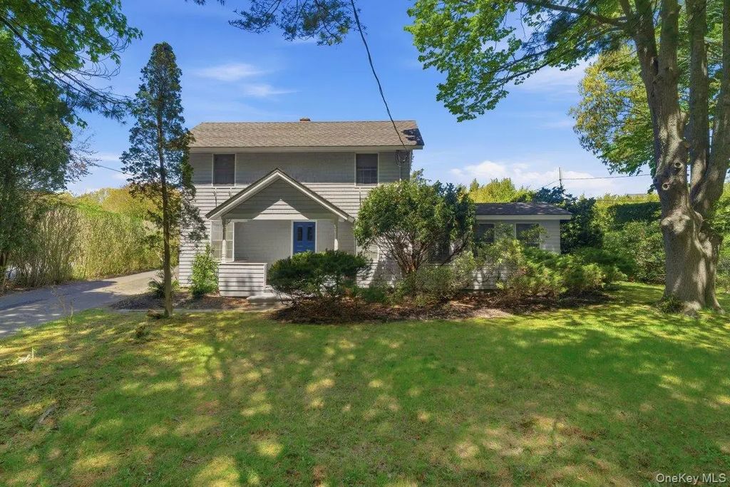 71 Montauk Highway, Quogue