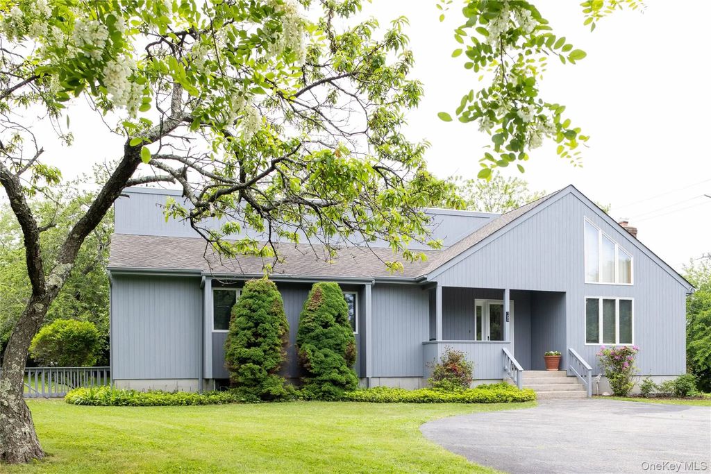 100 Bayberry Lane, Southold