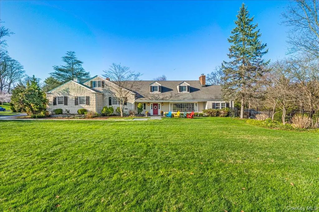 100 Elderfields Road, Manhasset