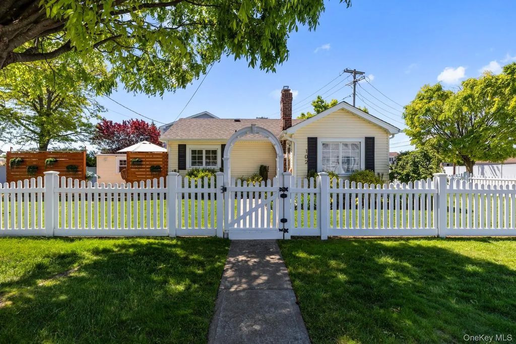 102 Garfield Place, Massapequa