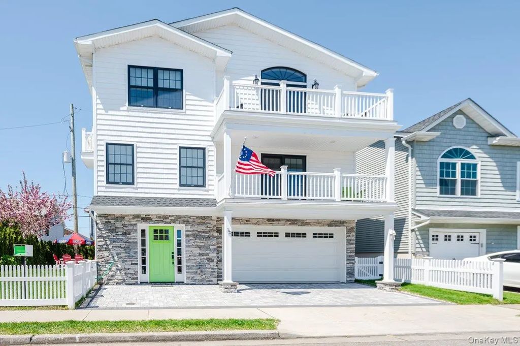 75 Curley Street, Long Beach