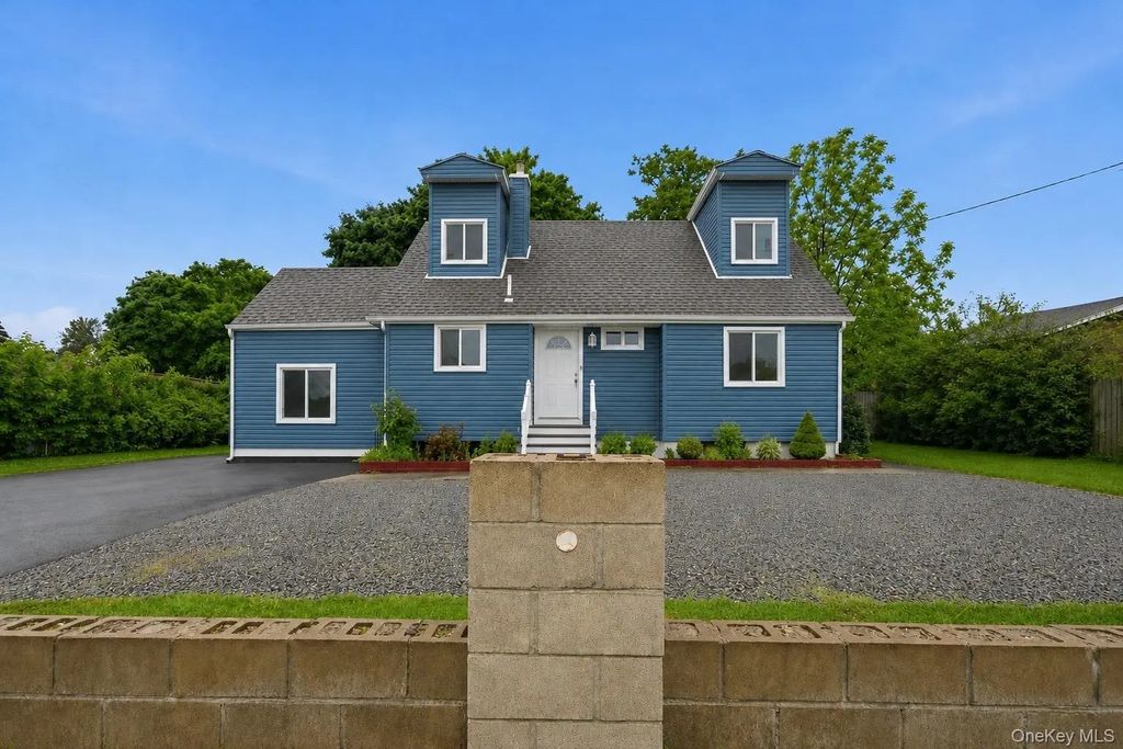332 Crooked Hill Road, Brentwood