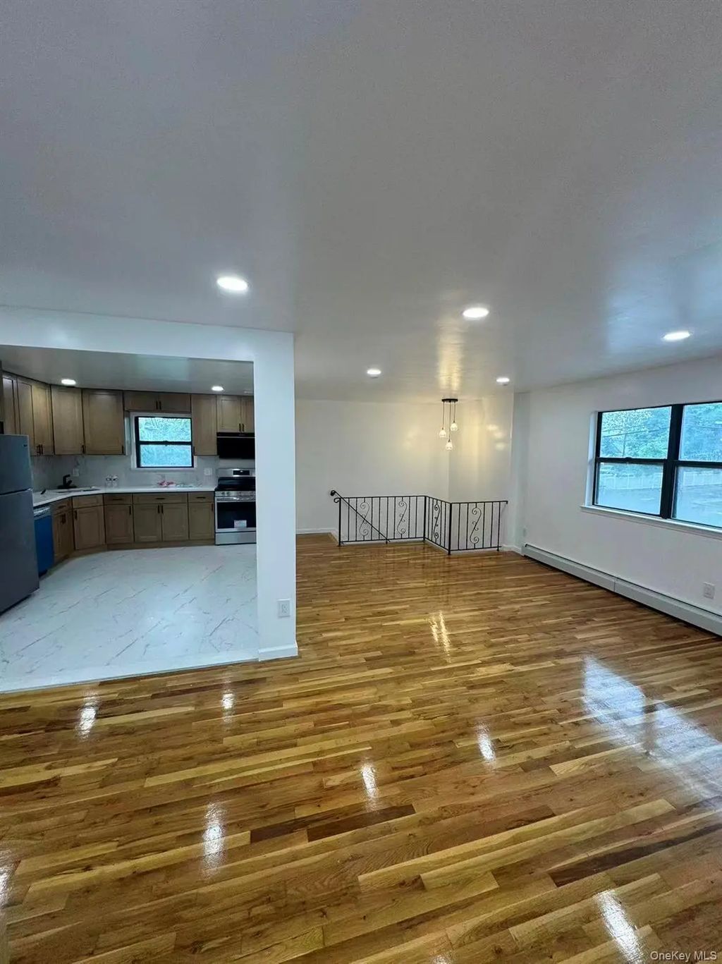 376 Newbridge Road, East Meadow