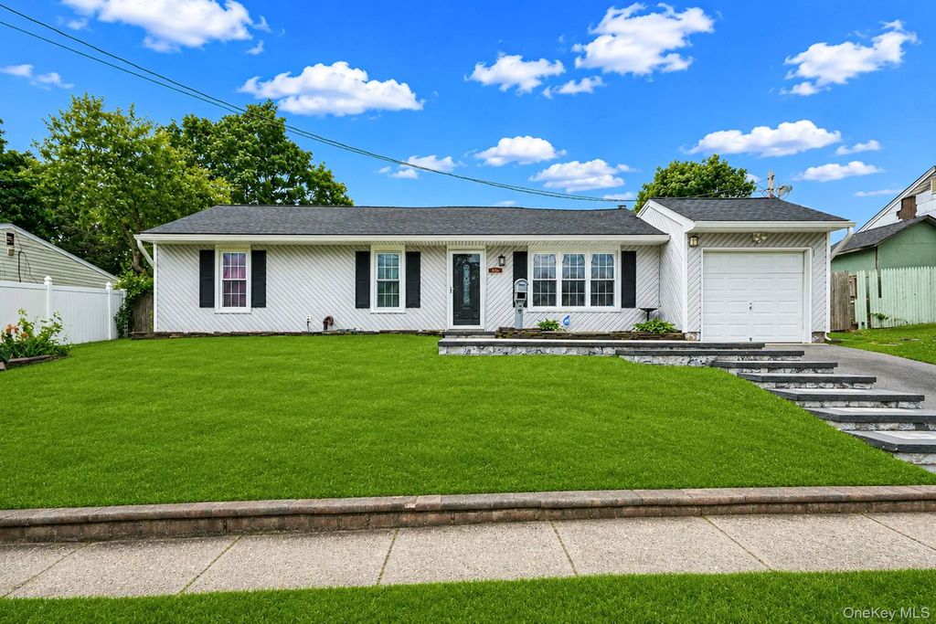 36 Naples Avenue, Central Islip