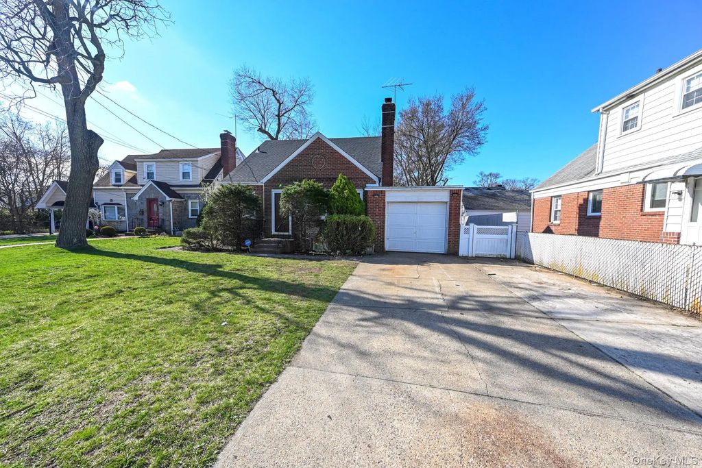 168 Hendrickson Avenue, Valley Stream