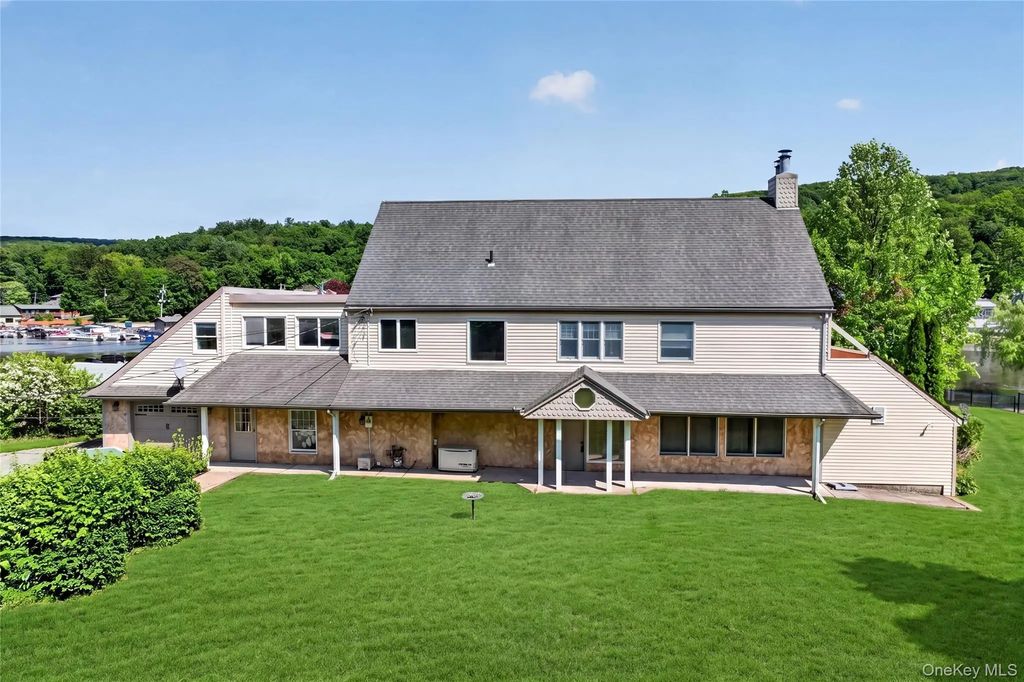 2 Grove Avenue, Greenwood Lake