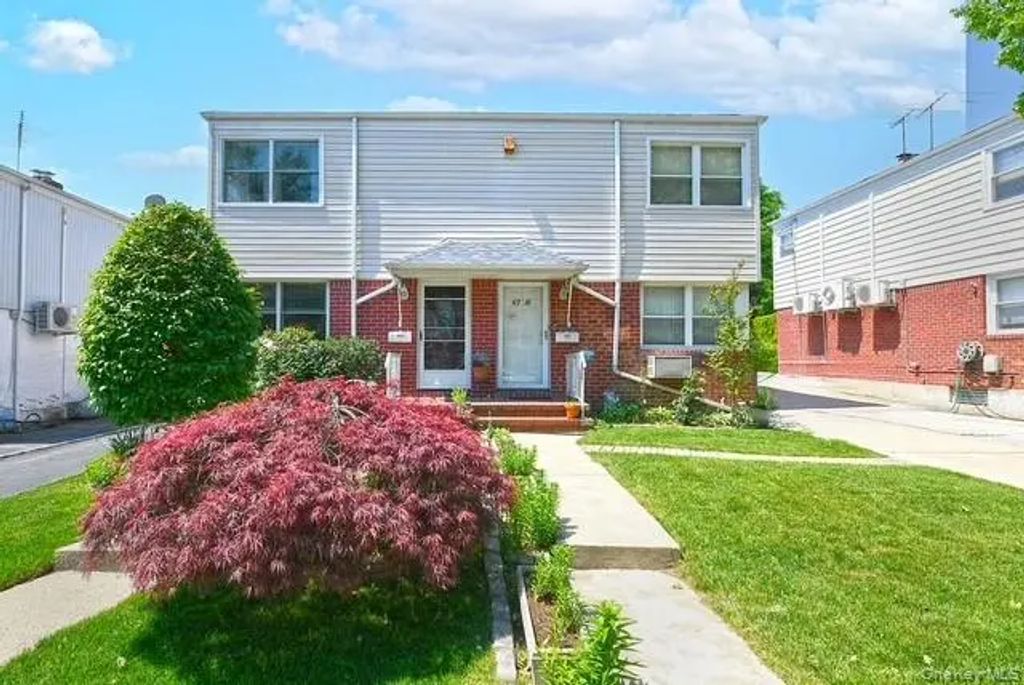 6720 211th Street, Oakland Gardens