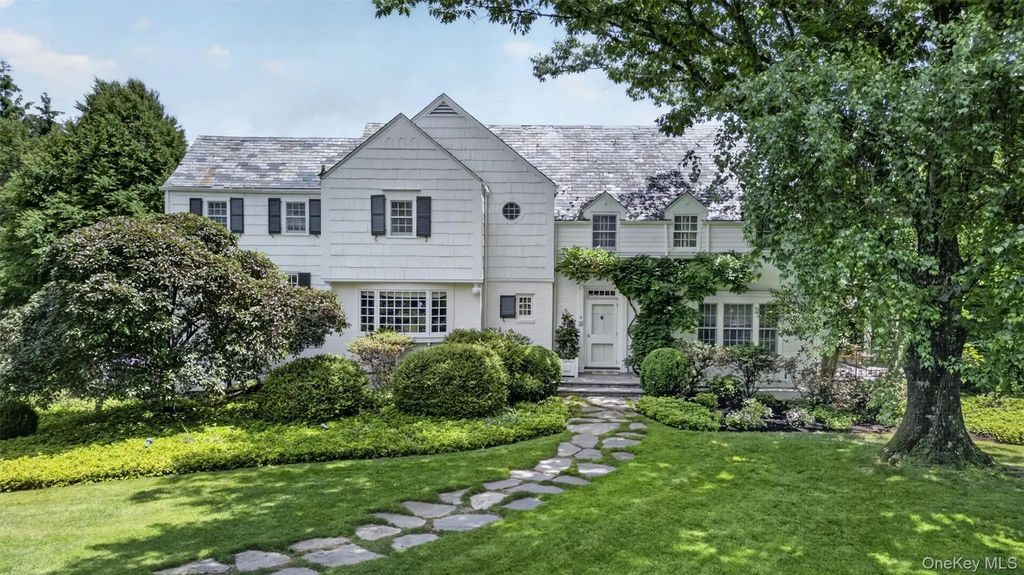 6 Hillair Circle, White Plains