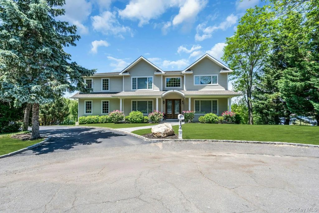 12 Barbara Lane, Glen Cove