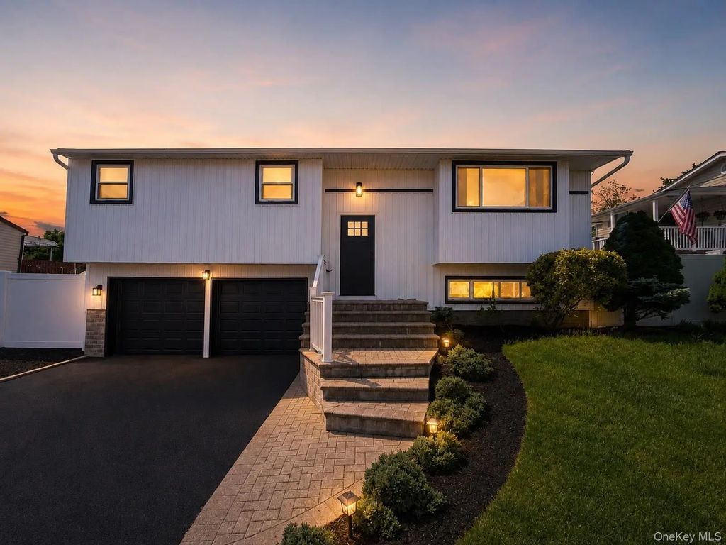 132 Berkeley Avenue, Selden