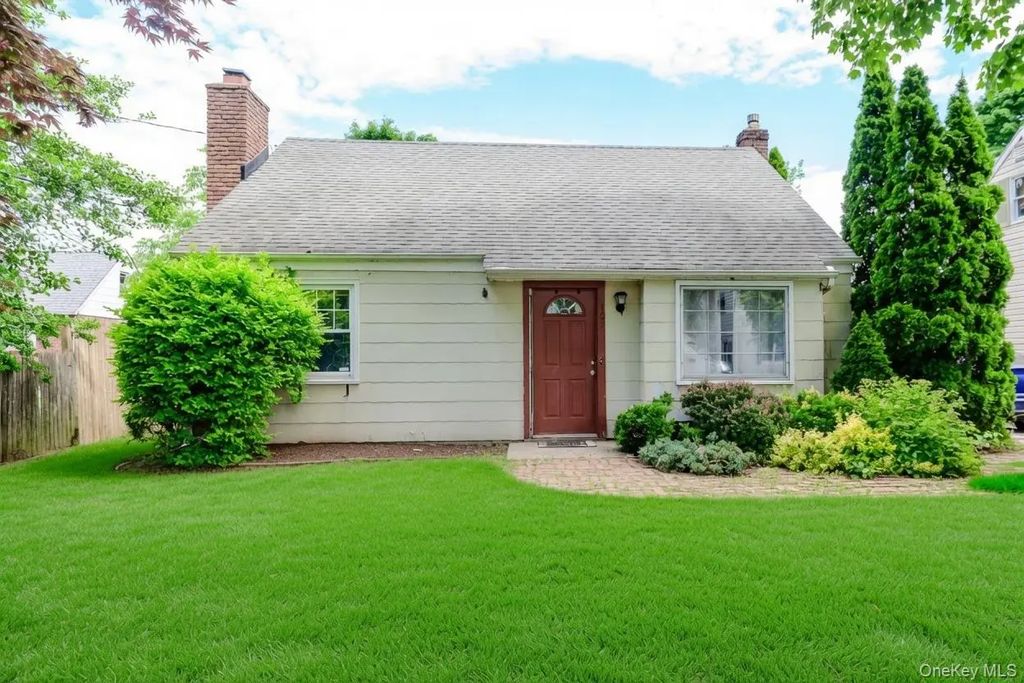 102 E 12th Street, Huntington Station