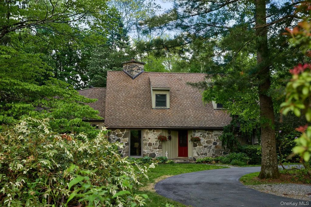 96 Plains Road, New Paltz