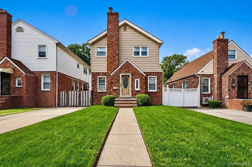 151-27 11th Avenue, Whitestone