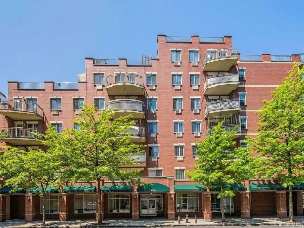 35-06 Leavitt Street # 6c, Flushing