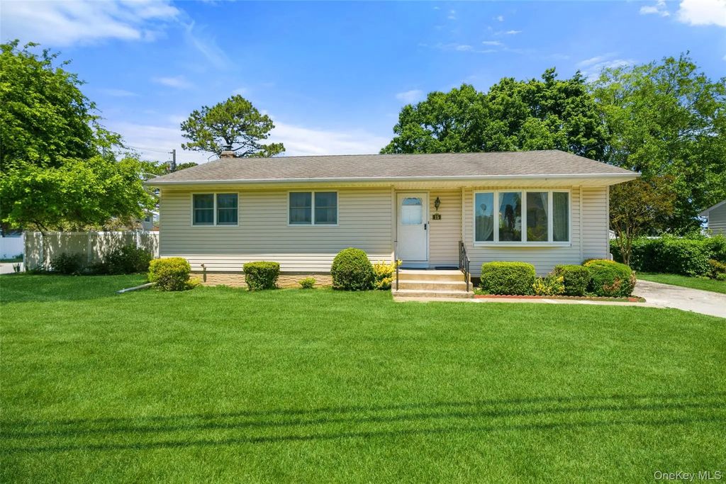 15 Lincoln Avenue, Farmingdale