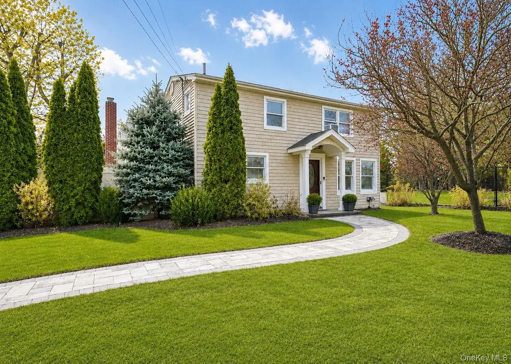 427 Vanderbilt Boulevard, Oakdale
