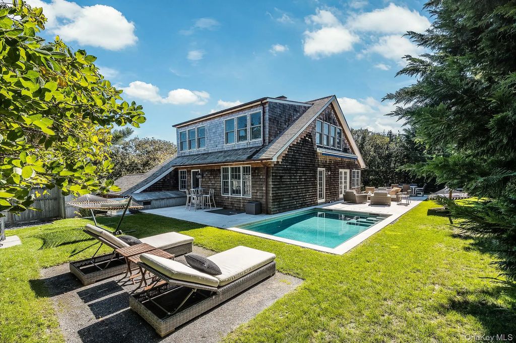 74 Hampton Lane, Amagansett