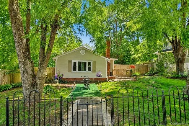 4 Jerome Drive, Brewster