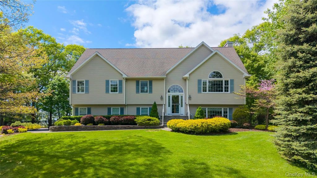 17 James Court, Mahopac